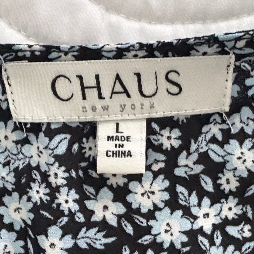 Chaus Black & White Daisy-Print V-Neck Blouse - Picture 6 of 7